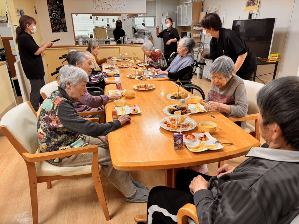 アフタヌーンティーパーティー🫖☕️のサムネイル画像