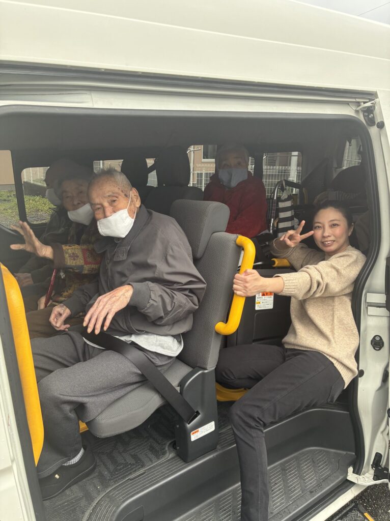 秋の紅葉ドライブのサムネイル画像